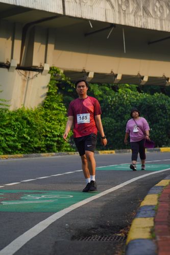 Race photo from Assurance Fun Run 2024