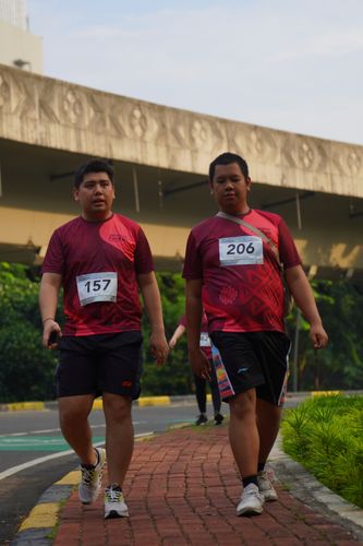 Race photo from Assurance Fun Run 2024