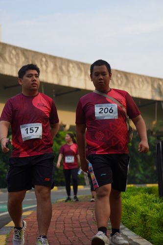 Race photo from Assurance Fun Run 2024