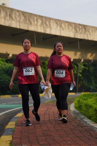 Race photo from Assurance Fun Run 2024