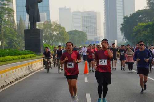 Race photo from Assurance Fun Run 2024