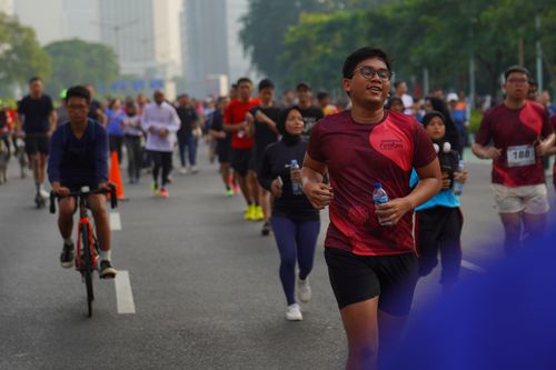 Race photo from Assurance Fun Run 2024