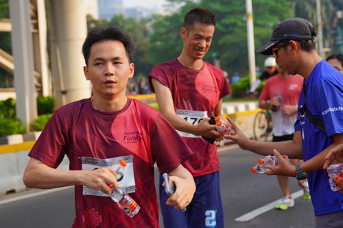 Race photo from Assurance Fun Run 2024