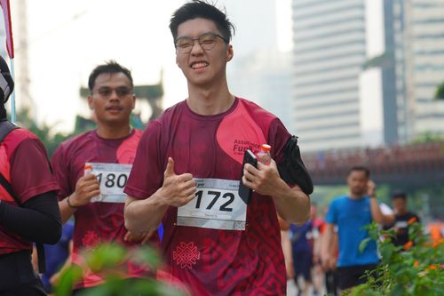 Race photo from Assurance Fun Run 2024