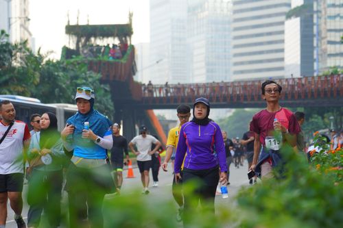 Race photo from Assurance Fun Run 2024