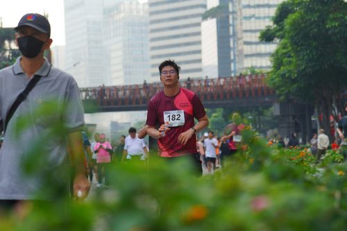 Race photo from Assurance Fun Run 2024