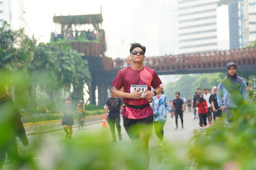 Race photo from Assurance Fun Run 2024