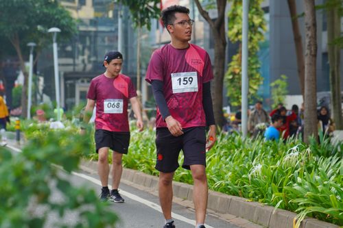 Race photo from Assurance Fun Run 2024