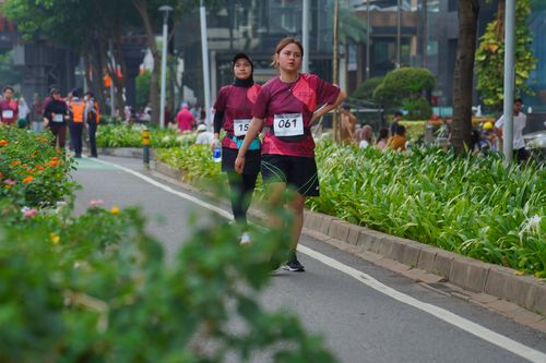 Race photo from Assurance Fun Run 2024