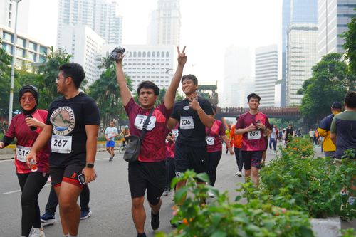 Race photo from Assurance Fun Run 2024