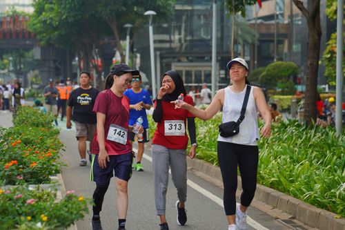 Race photo from Assurance Fun Run 2024