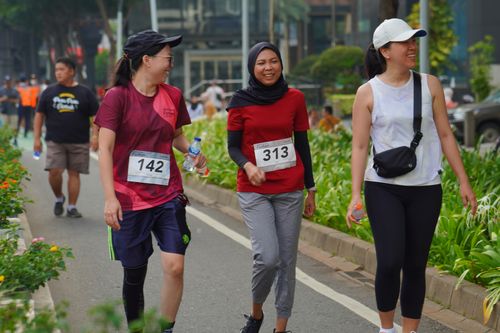 Race photo from Assurance Fun Run 2024