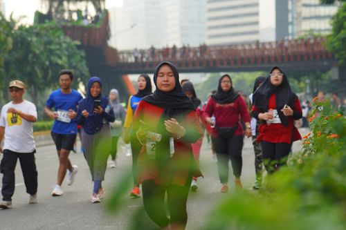 Race photo from Assurance Fun Run 2024
