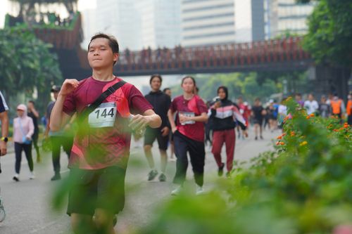 Race photo from Assurance Fun Run 2024