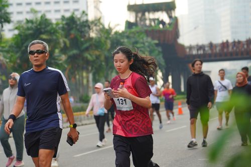 Race photo from Assurance Fun Run 2024