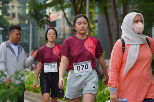 Race photo from Assurance Fun Run 2024