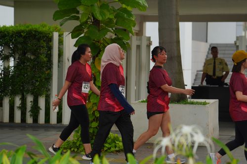 Race photo from Assurance Fun Run 2024