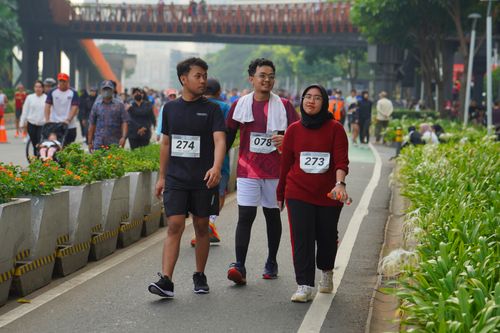 Race photo from Assurance Fun Run 2024