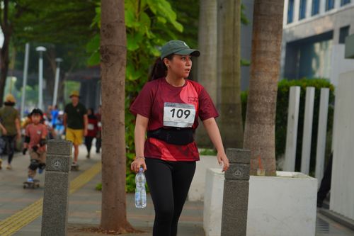Race photo from Assurance Fun Run 2024