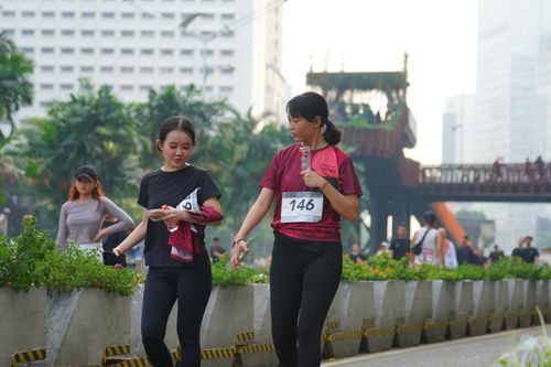 Race photo from Assurance Fun Run 2024