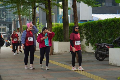 Race photo from Assurance Fun Run 2024