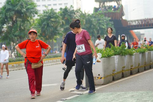 Race photo from Assurance Fun Run 2024