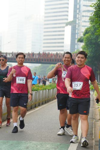 Race photo from Assurance Fun Run 2024