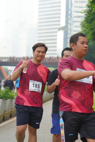 Race photo from Assurance Fun Run 2024
