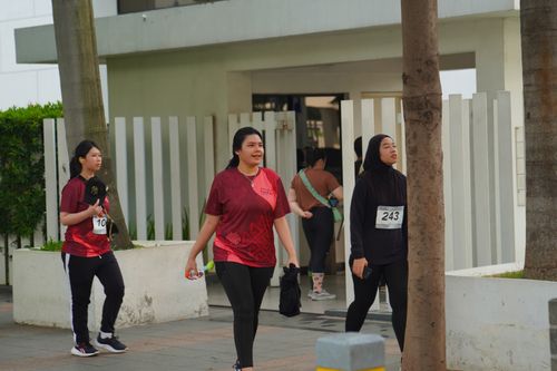 Race photo from Assurance Fun Run 2024