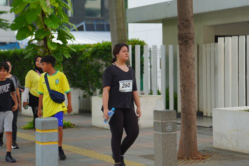 Race photo from Assurance Fun Run 2024