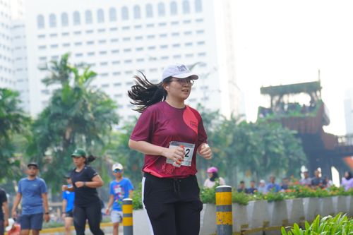 Race photo from Assurance Fun Run 2024