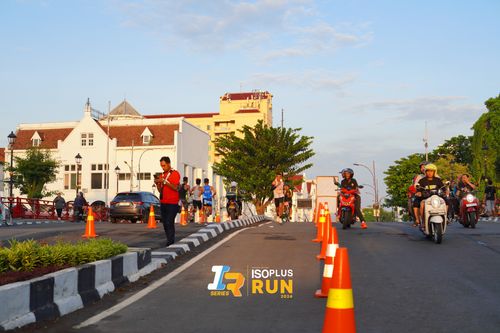 Race photo from Isoplus Run 2024 Surabaya
