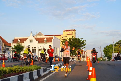 Race photo from Isoplus Run 2024 Surabaya