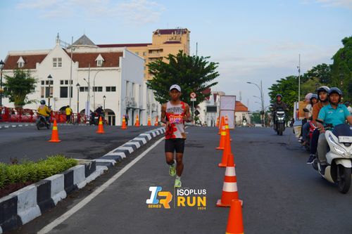 Race photo from Isoplus Run 2024 Surabaya