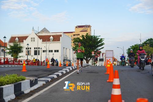 Race photo from Isoplus Run 2024 Surabaya