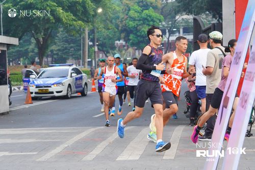 Race photo from Nu Skin Run 10K