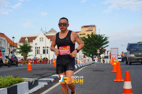 Race photo from Isoplus Run 2024 Surabaya