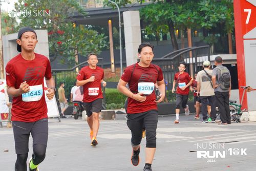Race photo from Nu Skin Run 10K