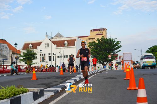 Race photo from Isoplus Run 2024 Surabaya