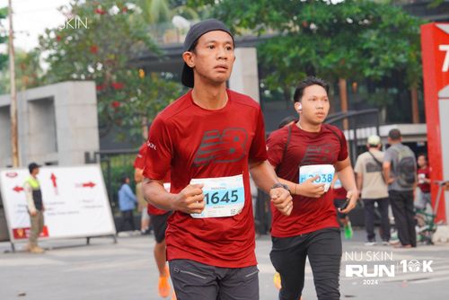 Race photo from Nu Skin Run 10K