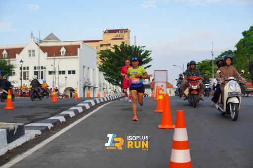 Race photo from Isoplus Run 2024 Surabaya