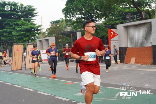 Race photo from Nu Skin Run 10K