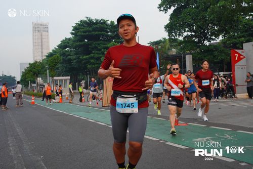 Race photo from Nu Skin Run 10K