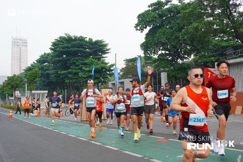 Race photo from Nu Skin Run 10K