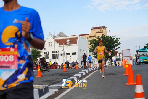 Race photo from Isoplus Run 2024 Surabaya