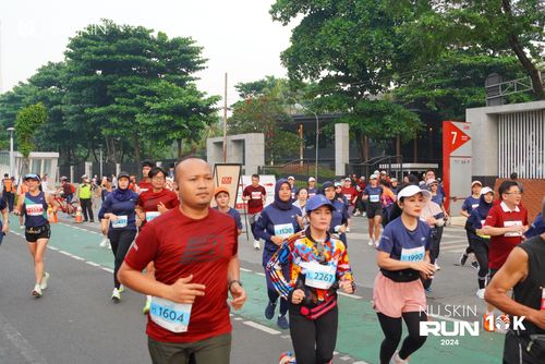 Race photo from Nu Skin Run 10K