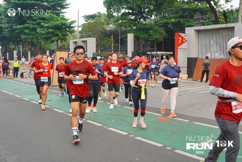 Race photo from Nu Skin Run 10K