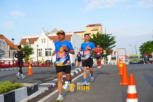 Race photo from Isoplus Run 2024 Surabaya