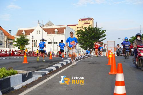 Race photo from Isoplus Run 2024 Surabaya