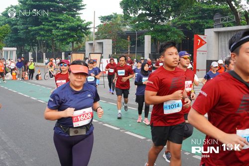 Race photo from Nu Skin Run 10K